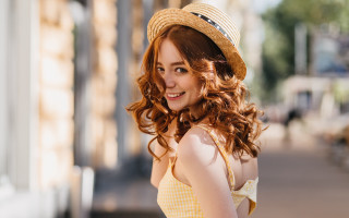 Woman hat smiling portrait curlyhair - elizabeth polunin free wallpaper