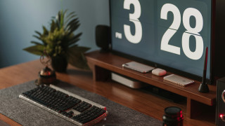 Keyboard desk monitor speakers plant - octane free wallpaper