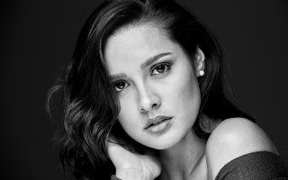 Black shirt black background portrait - free portrait wallpaper for desktop