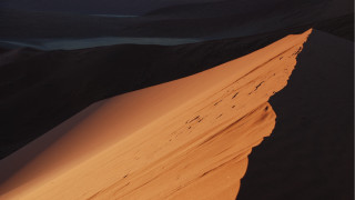 Desert night walking sand dune - the top free wallpaper