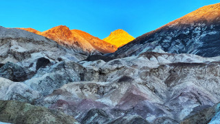 Mountain range yellow peak blue - color free wallpaper