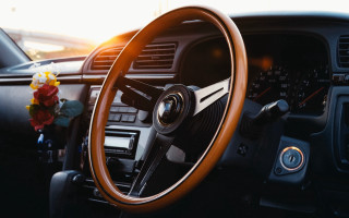 Car dashboard flower sunlight automatiste - a car dashboard free wallpaper