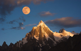 Full moon mountain range evening - the top free wallpaper