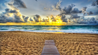 Wooden bench beach sunset ocean - sandy free wallpaper for desktop