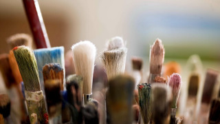 Brushes cup action painting photorealistic - a cup free wallpaper