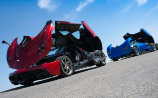 Two cars open hood desert - bold shape free wallpaper