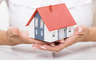 Woman holding model house red - 3 d model free wallpaper for desktop