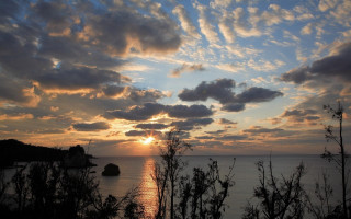 Sunset water boat clouds cityscape 2 - exekia free wallpaper