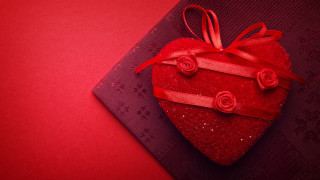 Red heart box bow black - a black cloth free wallpaper