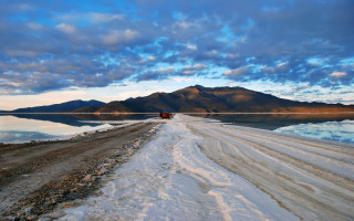 Truck lake mountains cloudy sky - a truck free wallpaper