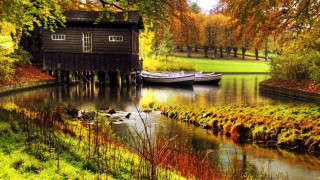 Boat cabin autumn park twilight - tree and grass free wallpaper for desktop