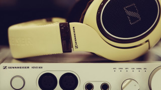 Headphones stereo microphone tiltshift studio - studio quality free wallpaper