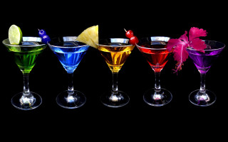 Colorful cocktail glasses lime garnish - fauvism free wallpaper
