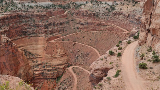 Canyon dirtroad cliff landart mattepainting - eric dinyer free wallpaper