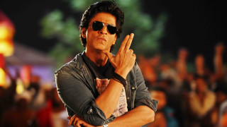 Man sunglasses crowd clapping blurry - sunglass free wallpaper