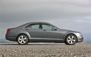 Silver car mountain gravel clouds - a cloudy sky in the background free wallpaper