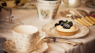 Table food coffee vase flower - a vase free wallpaper for desktop