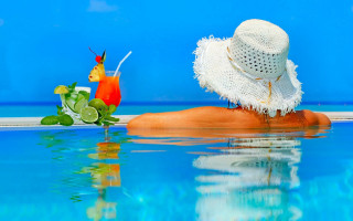 Woman hat cocktail pool floater - cindy wright free wallpaper for desktop