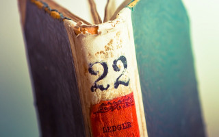 Hanging book blue background white - a hook free wallpaper for desktop