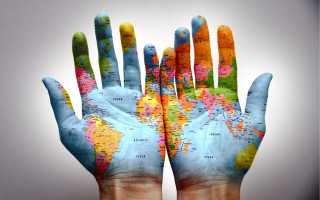 Hands world map ecological puzzle - global free wallpaper