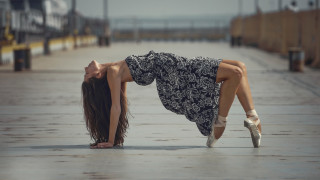 Woman dress bending pier celia - dynamic pose free wallpaper