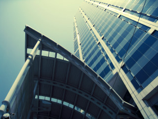 Tall building sky streetlight trafficlight - architecture free wallpaper for desktop