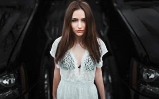 Woman blackcar portrait browneyes longhair - a bunt free wallpaper