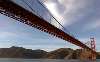 Bridge water mountains blue sky - dynamic perspective free wallpaper