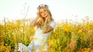 Woman flower field autumn blonde - a woman in a field of flowers free wallpaper
