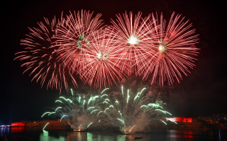 Fireworks night city ferriswheel boat - cedric seaut free wallpaper