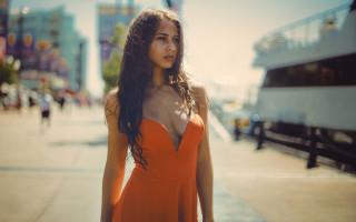 Orange dress woman city bus - an orange dress free wallpaper