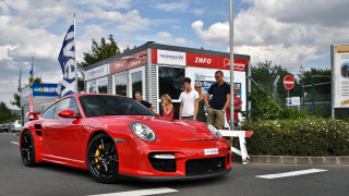 Red sports car booth people - person free wallpaper for desktop