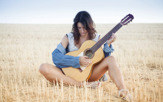 Woman field guitar blue shirt - a blue shirt free wallpaper