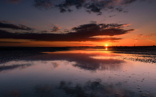 Sunset reflection clouds beach moorColors - a few footprint free wallpaper