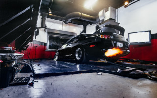 Car lift garage redwall sparks - a black floor free wallpaper