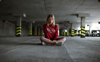 Girl parked garage blonde shallow - concrete art free wallpaper