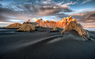 Mountains sand dunes aurora night - derold page free wallpaper for desktop