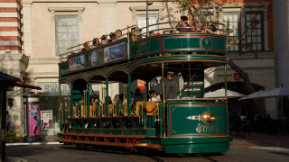 Trolley cityscape neoclassicism mattearchitecture bourgeois - a trolley car free wallpaper