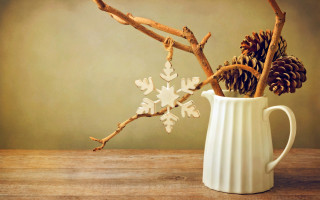 White vase branch snowflake table - a white vase free wallpaper