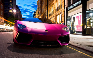 Pink sports car night cityscape - derf free wallpaper for desktop
