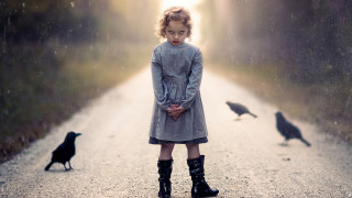 Little girl crow aurora night - a little girl free wallpaper for desktop