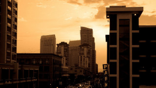 City skyline traffic light sunset - david park free wallpaper for desktop