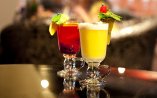 Glasses drinks restaurant bar food - delaunay free wallpaper