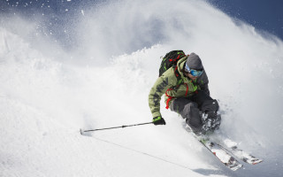 Skiing astronaut military snow night - full round face free wallpaper