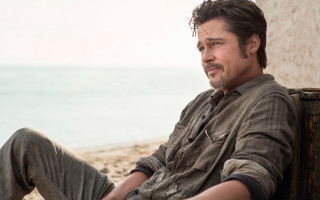 Man bench ocean colorized primitivism - his foot free wallpaper