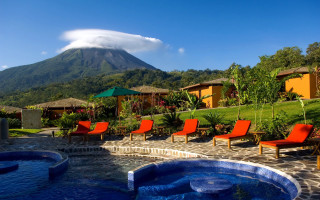 Mountain view pool beach volcano - a pool free wallpaper