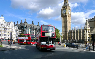 Double decker bus london clock - double free wallpaper