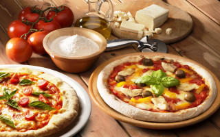 Food table pizzas cheese tomatoes - professional free wallpaper
