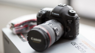Camera card tilt shift greyscale - canon eos r 3 free wallpaper