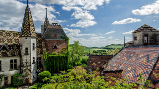 Clock tower florence arts crafts - a green field in the background free wallpaper